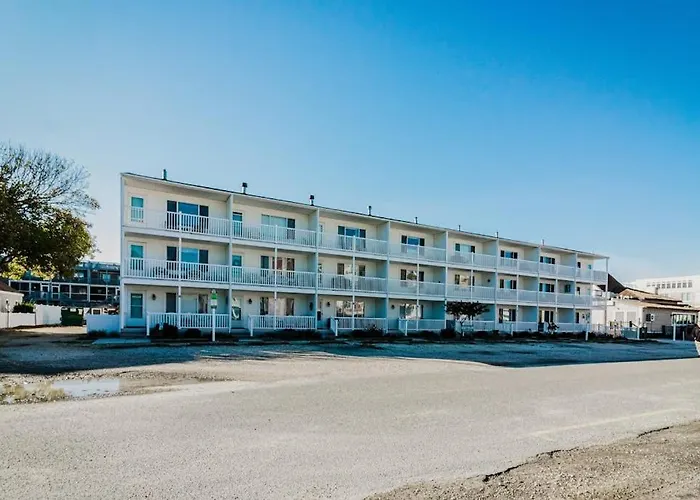 Dewey Villas --- 24 Dickinson Ave, Unit #8B