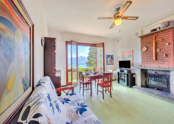 La Finestra Sul Lago: Lake Maggiore View & Garden - Happy Rentals