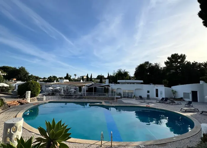 Villa Valentina-Sunny 2 Bedroom House With Pool