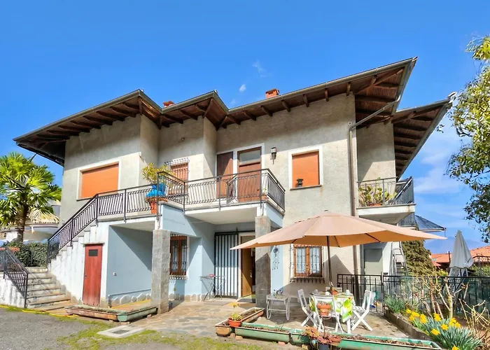 La Finestra Sul Lago: Lake Maggiore View & Garden - Happy Rentals