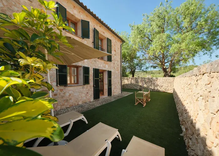 Hotel Rural Es Riquers