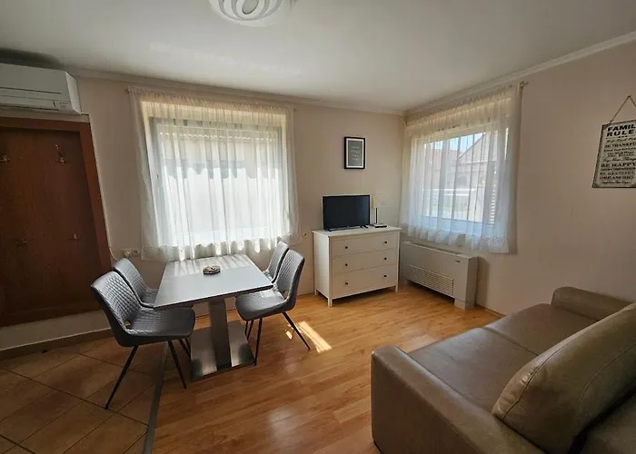 Elek Apartmanhaz
