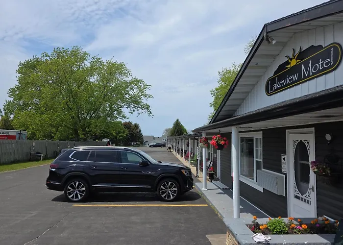 Lakeview Motel & Cottage