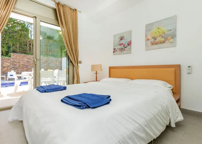 Villa Palmbeach By Interhome