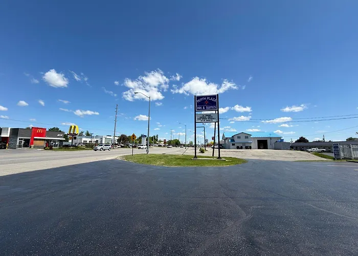 Perth Plaza Inn & Suites