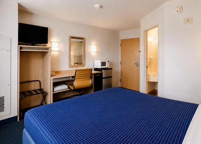 Econo Lodge Menomonie