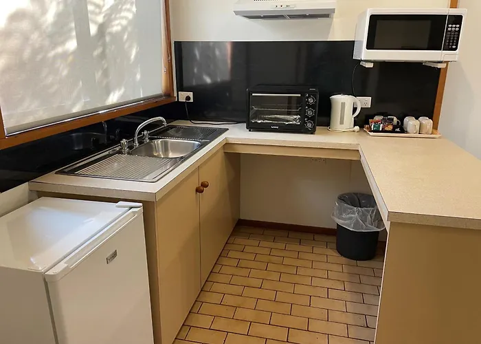 Ambassador Motor Inn