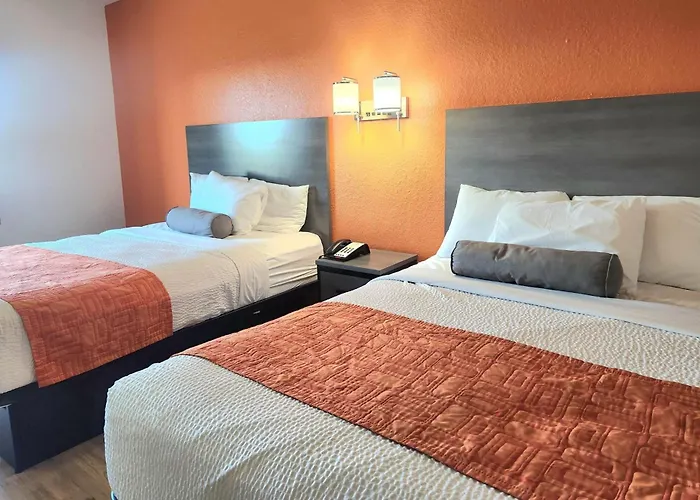 Howard Johnson By Wyndham Galveston