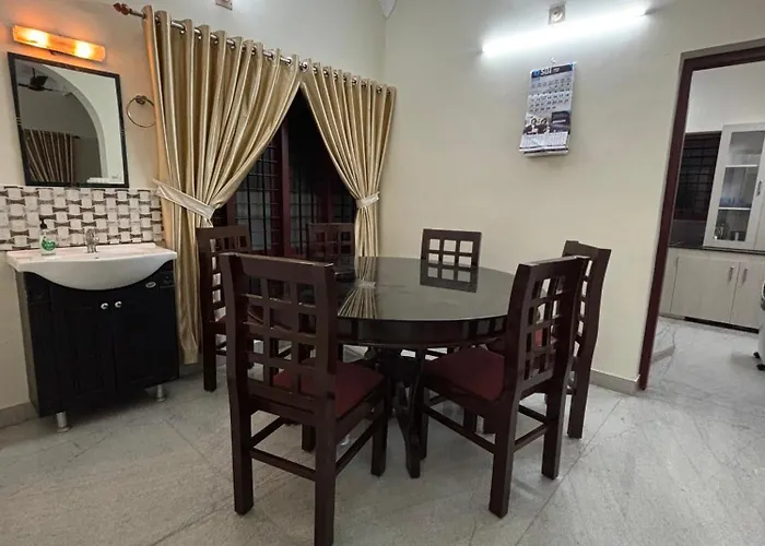 Stay At Renovated Home At Dbra-61 Don Bosco Cross Road Vaduthala Ernakulam