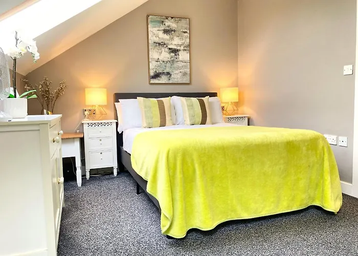 Bard'S Nest, Crucible Apartment, Free Private Parking, 3 Mins Walk To Birthplace