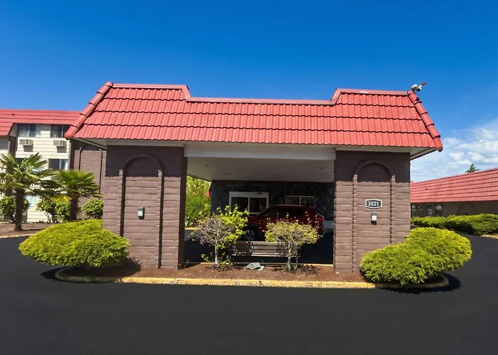 Tacoma Port Inn Fife I-5