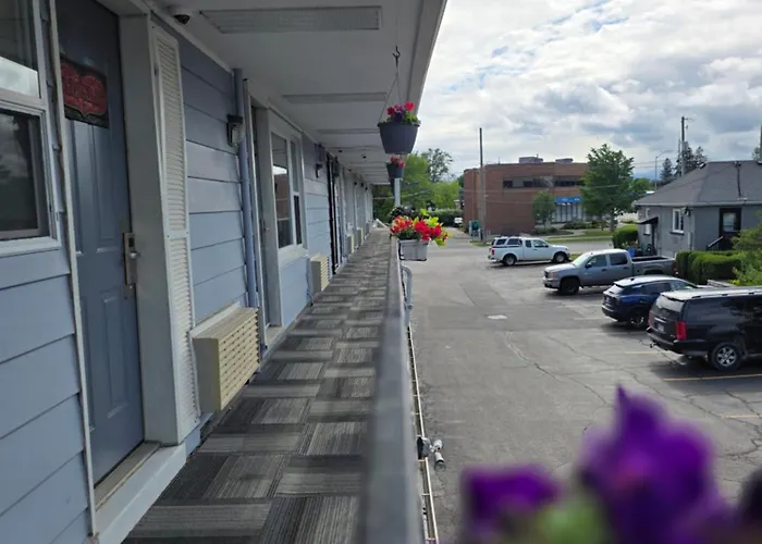 Motor Court Motel