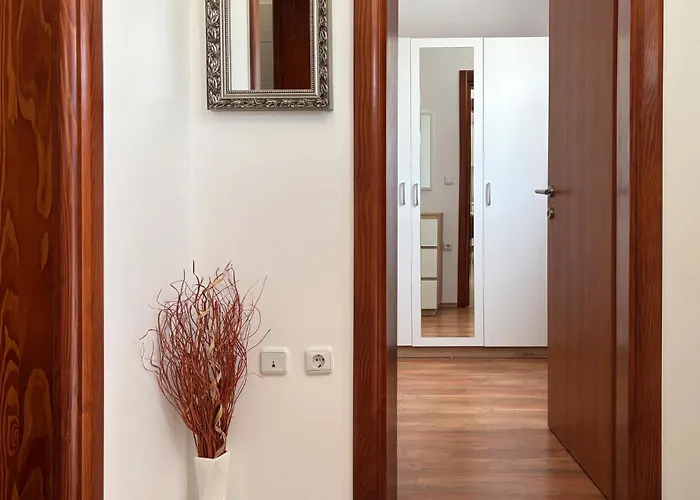 One-Bedroom Holiday Home In Zminj