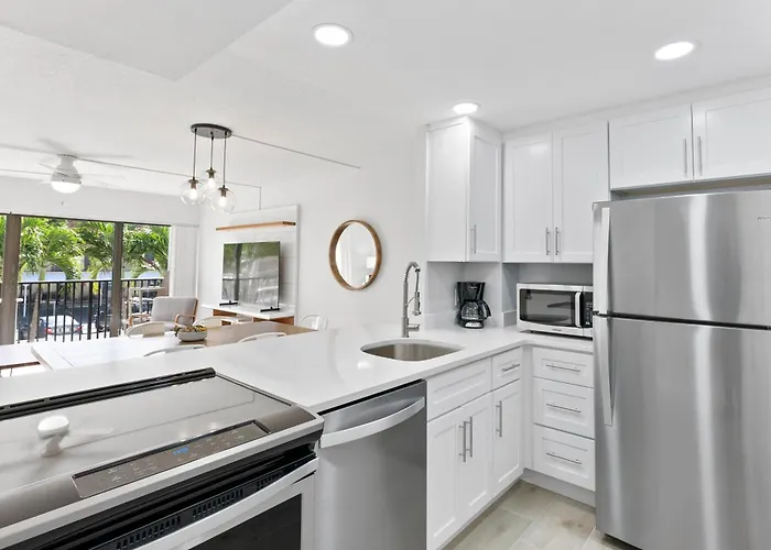 Chateau By The Sea - Cocoa Beach Oceanfront Pet-Friendly Condos With Rooftop Deck & Heated Pool