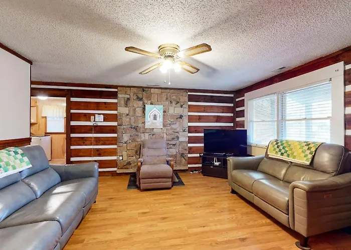 2 Bed 2 Bath Vacation Home In Whittier II