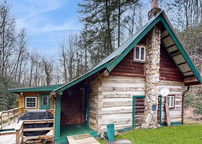 1 Bed 1 Bath Vacation Home In Sylva