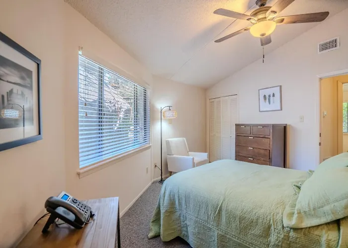 Lakefront Bungalow - Community Pool/Hot Tub #6