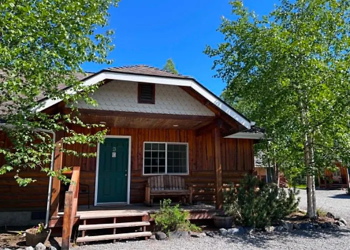 Denali Fireside Cabin & Suites