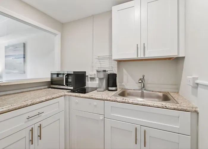 Orchid Suites - Historic Palm Beach Hotel Condominium