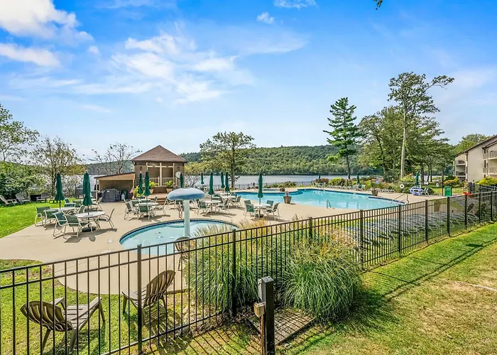 Lake Harmony Condo < 1 Mi To Big Boulder Mountain!