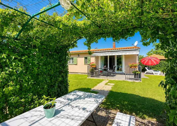 Family Friendly House Kacana - Garden & Bbq - Happy Rentals
