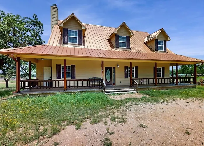 Waterfront Home With Kayak, View, Fire Pit & Wifi - Dog-Friendly