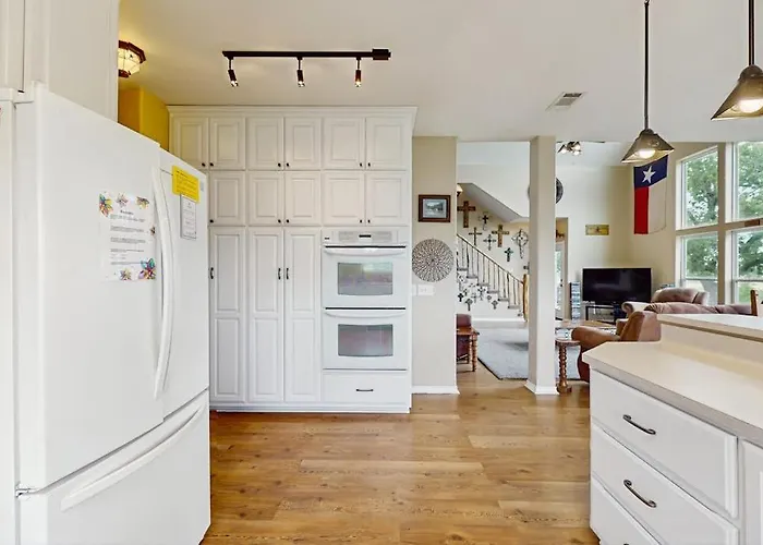 Waterfront Home With Kayak, View, Fire Pit & Wifi - Dog-Friendly