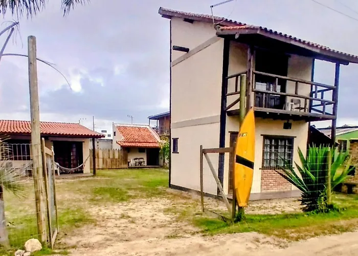 ICE POINT SURF HOUSES Praia do Rosa- Semtaxas Pré-pagamento metade valor total