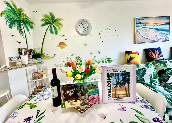 Waikiki 2 Bedrooms, 1 Bath, Free Parking, Sleep 6
