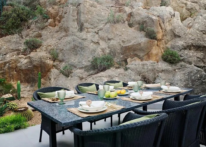 Meerblickvilla Design In Port Andratx Mit Glasaufzug, Minotti, Occhio, Gessi, Cabinet, Miele
