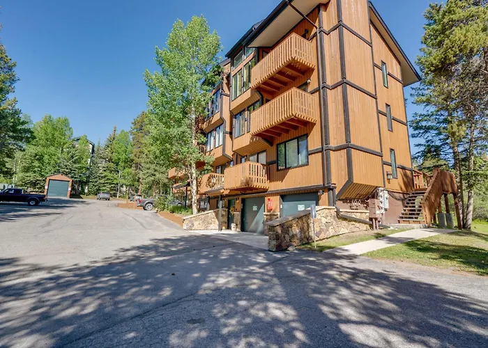 Ski-In Breck Condo: Walk To Shops & Restaurants!