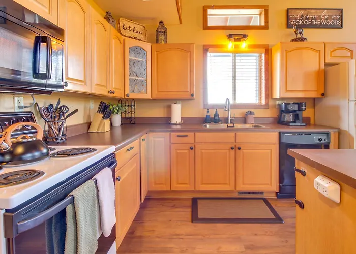 Mtn-View Hilltop Hideaway W/ Deck In Show Low