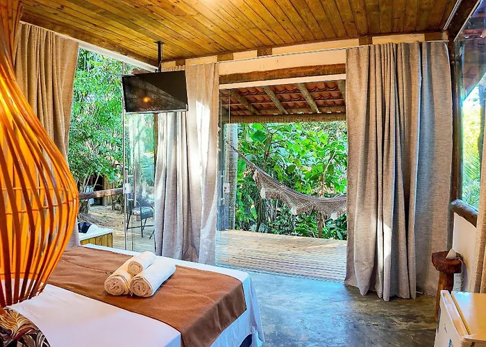 Aruana Suites com Cafe da manha,Piscina, Reserva Natural da Sapiranga 5km da Vila de Praia do Forte