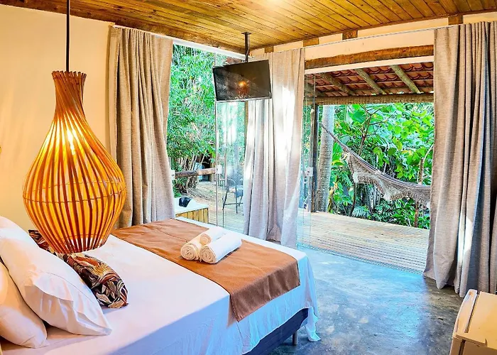 Aruana Suites com Cafe da manha,Piscina, Reserva Natural da Sapiranga 5km da Vila de Praia do Forte