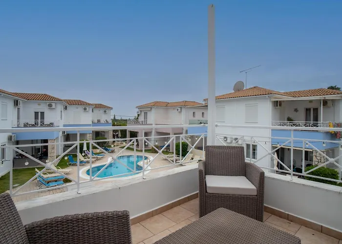 Phoebes Place At Kalamaki Court, 2 Bedroom Villa With A Shared Pool - Fully Refurbished For 2026