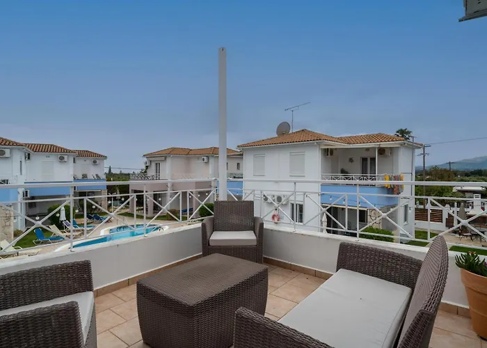 Phoebes Place At Kalamaki Court, 2 Bedroom Villa With A Shared Pool - Fully Refurbished For 2026