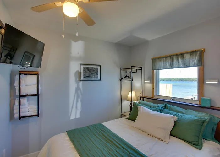 Private Beach & Dock: Little Traverse Lake Cottage