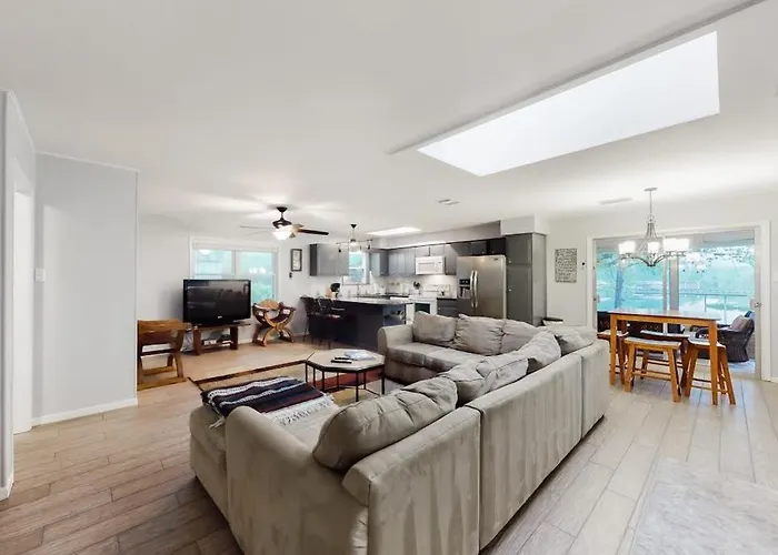 Wonderful Lakefront Home With Yard, Water Views, Central Ac, Wifi, Private W/D