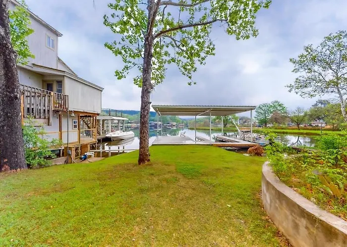 Wonderful Lakefront Home With Yard, Water Views, Central Ac, Wifi, Private W/D