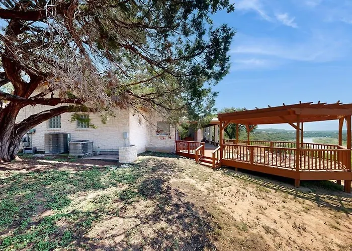 Regal Riverfront Home With 2 Cabins - 2 Miles To Marina