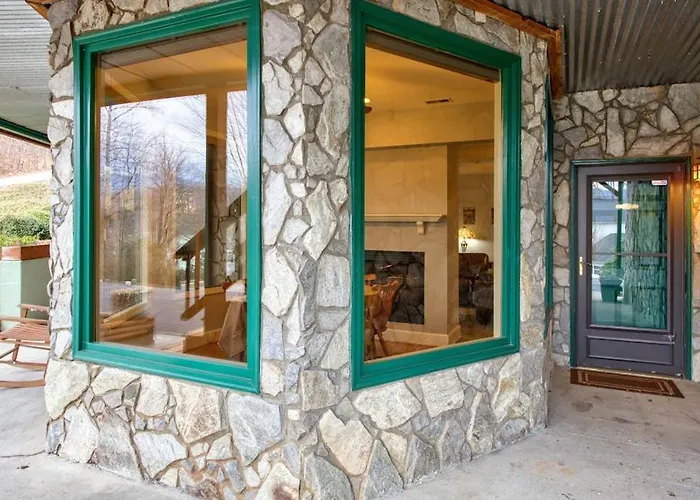 Samuel Court Cabin