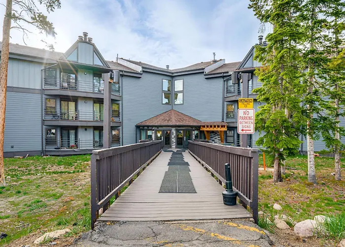 Silverthorne Condo: New Pool & Hot Tub + Fireplace
