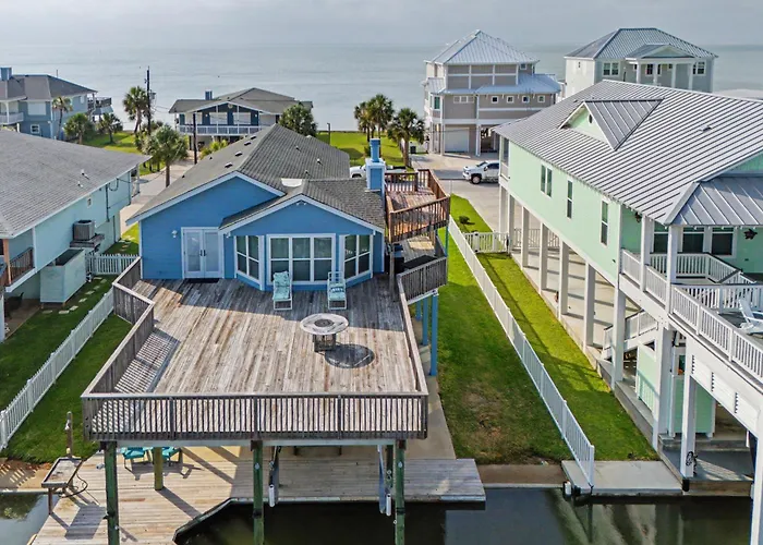 1 Mi To Sea Isle Beach: Canal-Front Gem W/ Dock!
