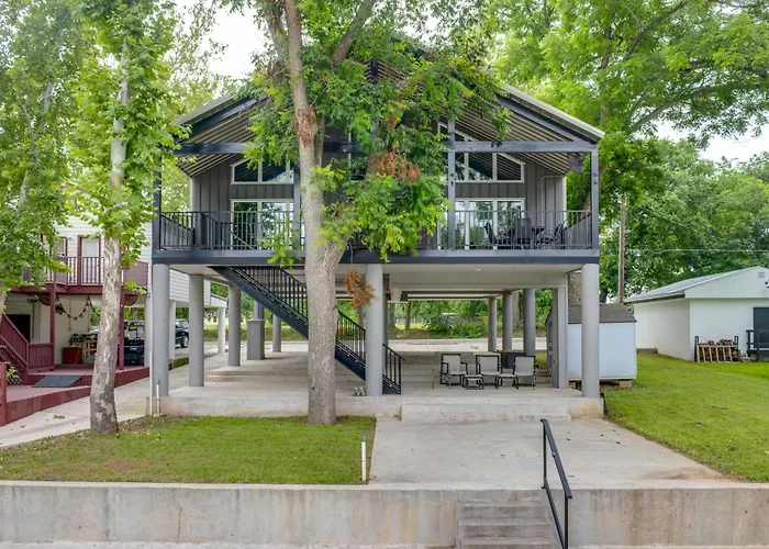 Outdoor Entertainment Space: Home In Mcqueeney
