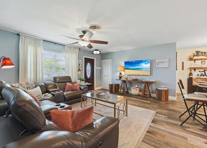 Ambers Jensen Beachhouse With Hot Tub