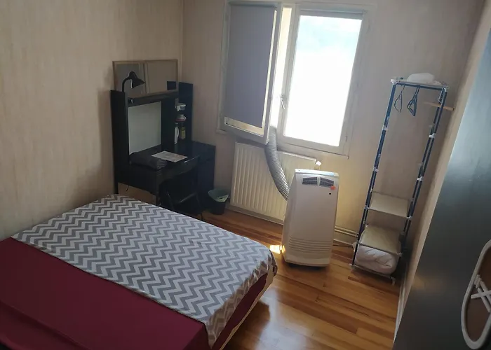 Chambre Individuelle Tres Confortable Avec Verrou