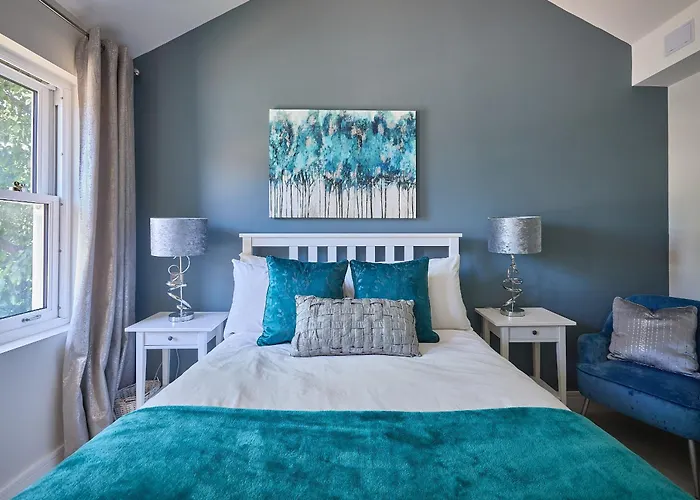 Ritual Stays: Stylish City Centre Flat with Workspace