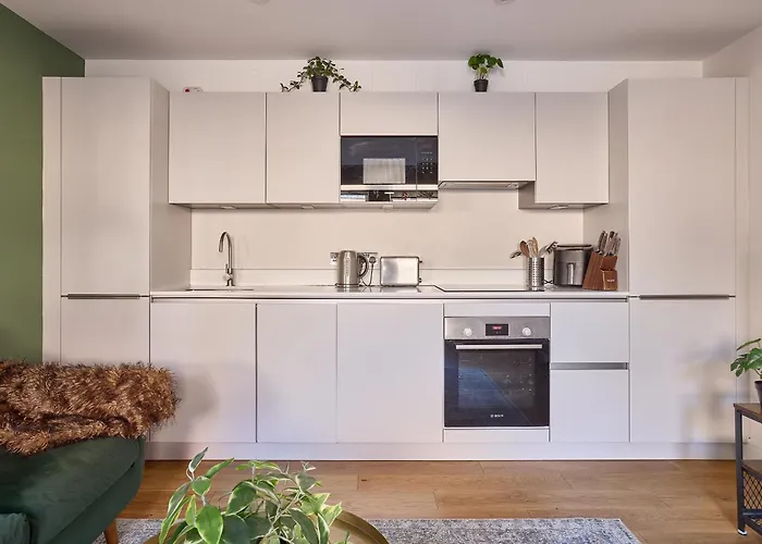 Ritual Stays: Stylish City Centre Flat with Workspace