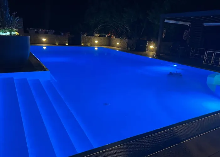 Apartment In Villa Giusa
