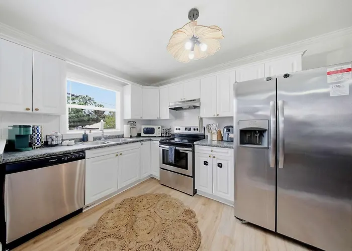 Boho Inspired Apt In The Heart Of Tampa Bay!